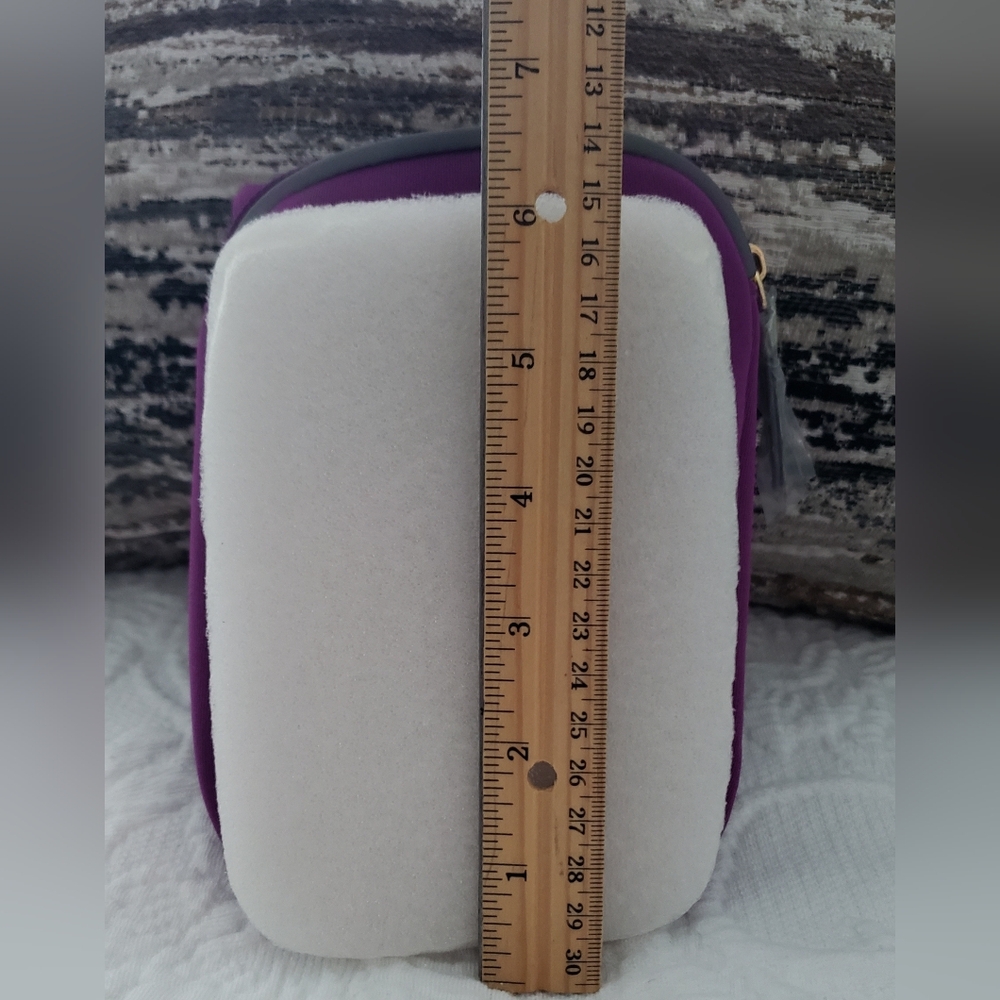 Bright, Bolsetta Purple Magnetic Hip Pouch New Without Tags Has 'Snaplock' - Picture 7 of 9